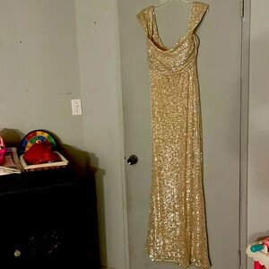 Brand unknown! Size XL, sequence/gold